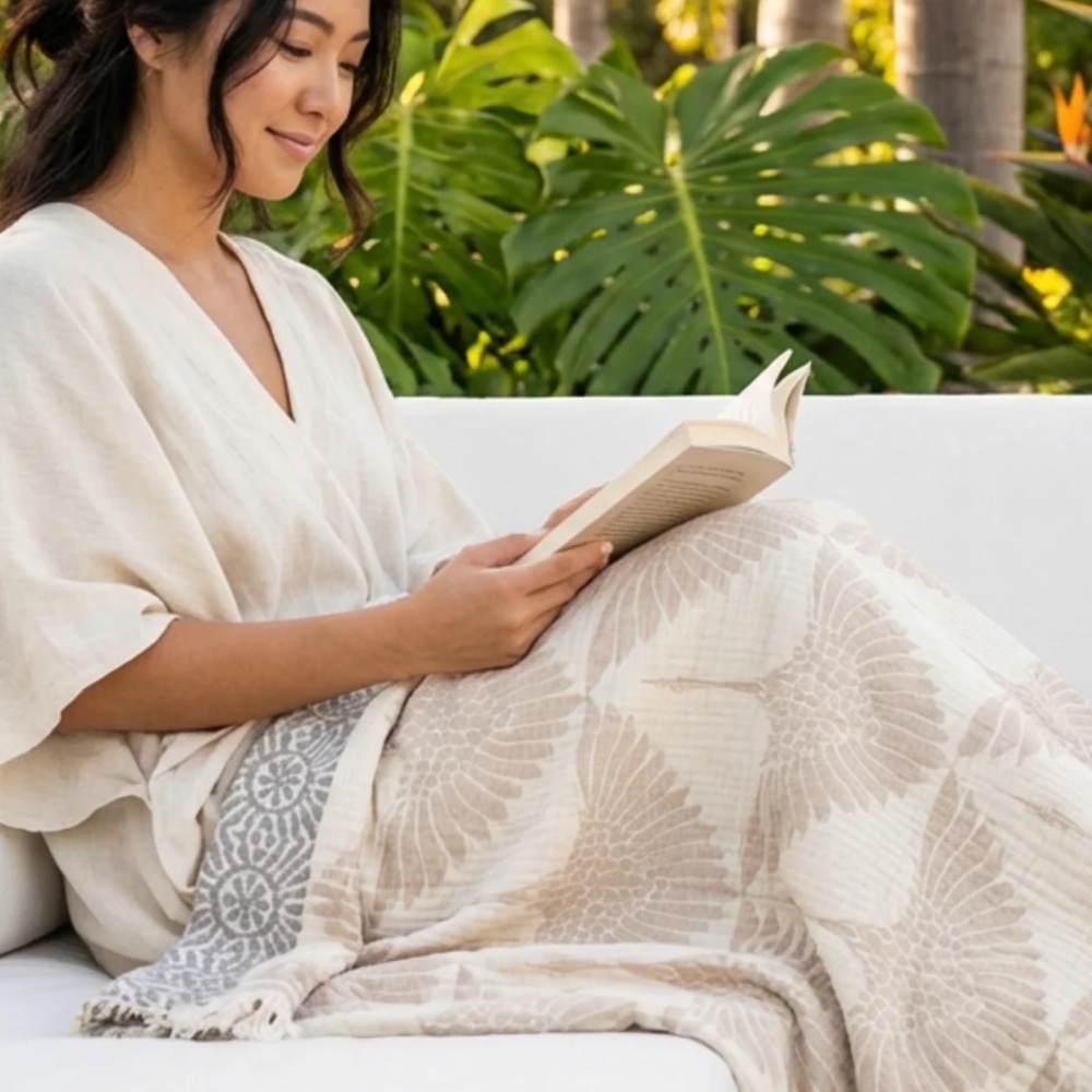Modern Birds in Flight Crane Tan Cream Woven Organic Cotton Throw Size 55 x 75 - Picture 13 of 16
